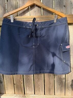 Vineyard Vines Navy Swim Board Skirt Size 14 Drawstring Cargo Pocket